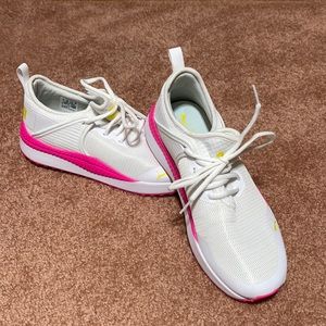 Puma women’s sneakers 8 1/2